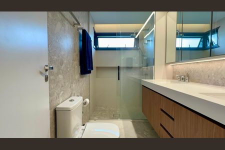 Apartamento à venda com 157m², 3 quartos e 2 vagasBanheiro da Suíte 3
