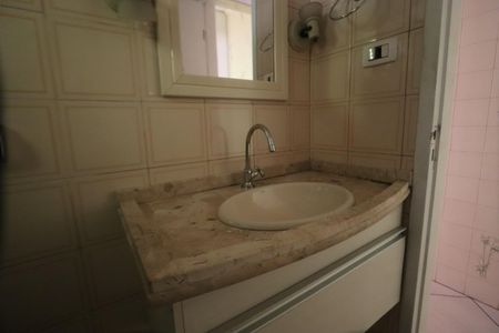 Banheiro de Baixo de casa à venda com 3 quartos, 160m² em Vila Cruzeiro, São Paulo