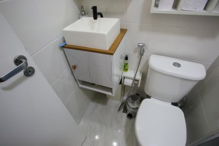 Apartamento à venda com 56m², 2 quartos e 1 vagaBanheiro Social