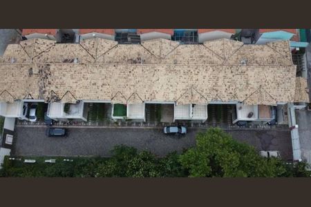 Casa à venda com 133m², 4 quartos e 3 vagasFoto 01