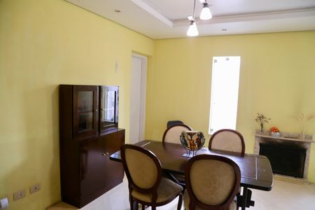 Casa à venda com 250m², 3 quartos e 2 vagasSala