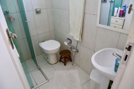 Casa à venda com 250m², 3 quartos e 2 vagasBanheiro 2