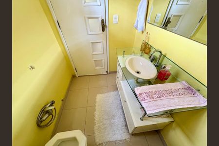 Casa à venda com 250m², 3 quartos e 2 vagasLavabo