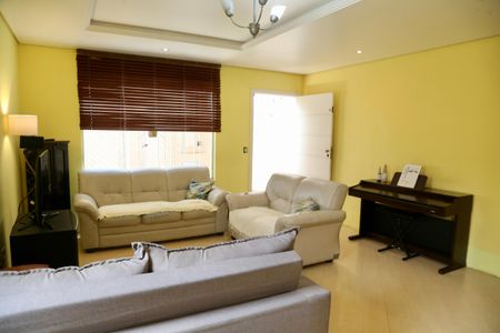 Casa à venda com 250m², 3 quartos e 2 vagasSala