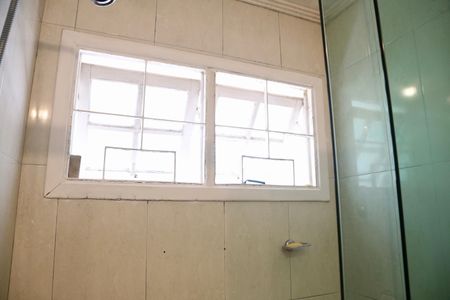 Casa à venda com 250m², 3 quartos e 2 vagasBanheiro 1