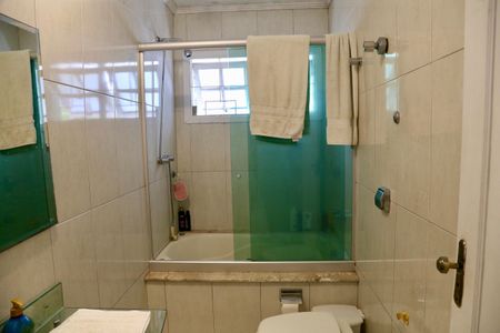 Casa à venda com 250m², 3 quartos e 2 vagasBanheiro 1