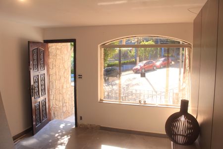 Casa à venda com 170m², 2 quartos e 3 vagasSala