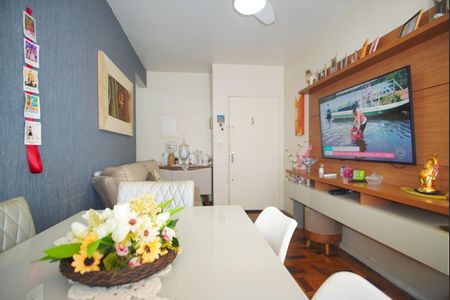 Apartamento à venda com 84m², 3 quartos e 1 vagaSala