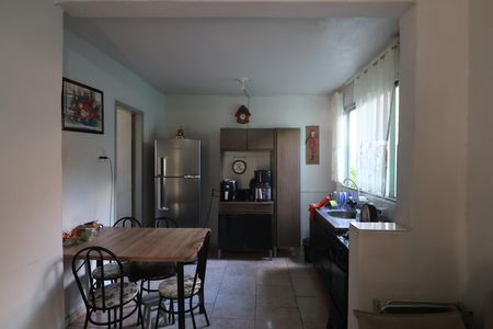 Casa à venda com 90m², 5 quartos e 4 vagasCozinha