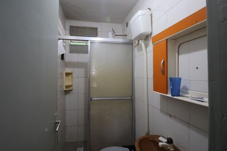 Casa à venda com 90m², 5 quartos e 4 vagasBanheiro 2