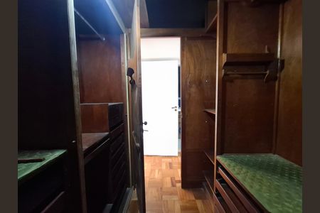 Apartamento para alugar com 140m², 3 quartos e 1 vaga Apartamento para alugar com 140m², 3 quartos e 1 vagaCloset