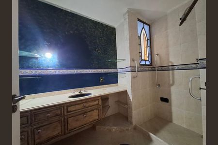 Apartamento para alugar com 140m², 3 quartos e 1 vaga Apartamento para alugar com 140m², 3 quartos e 1 vagaBanheiro da suíte