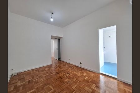 Apartamento para alugar com 140m², 3 quartos e 1 vaga Apartamento para alugar com 140m², 3 quartos e 1 vagaSuíte
