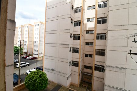 Apartamento à venda com 73m², 2 quartos e 1 vagaÁrea de Serviço - Vista