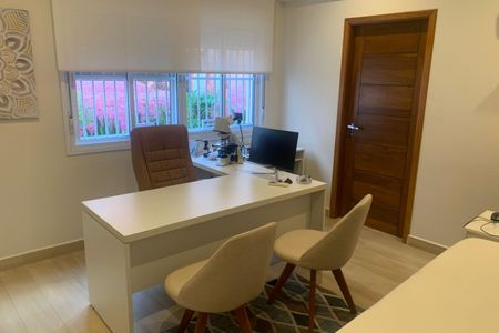 Casa para alugar com 200m², 3 quartos e 2 vagasSuite