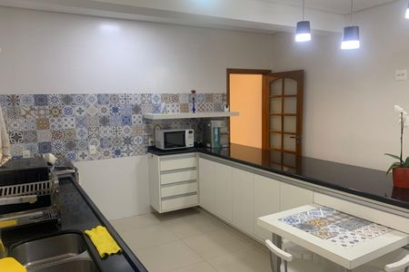 Casa para alugar com 200m², 3 quartos e 2 vagasCozinha