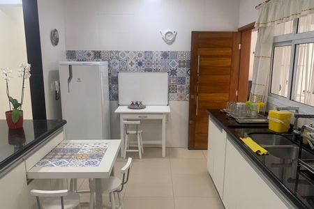 Casa para alugar com 200m², 3 quartos e 2 vagasCozinha