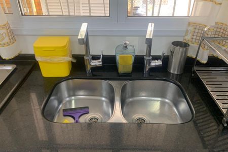 Casa para alugar com 200m², 3 quartos e 2 vagasCozinha