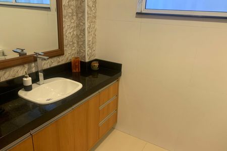 Casa para alugar com 200m², 3 quartos e 2 vagasBanheiro da Suíte