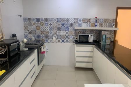 Casa para alugar com 200m², 3 quartos e 2 vagasCozinha