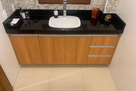 Casa para alugar com 200m², 3 quartos e 2 vagasBanheiro da Suíte