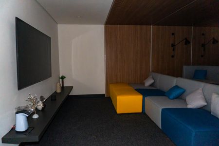 Apartamento para alugar com 29m², 1 quarto e sem vaga Apartamento para alugar com 29m², 1 quarto e sem vagaÁrea comum - Cinema