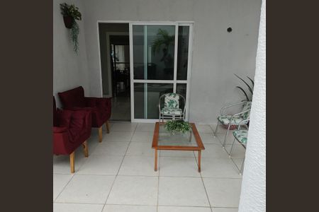 Entrada de casa para alugar com 3 quartos, 300m² em Jardim Placaford, Salvador