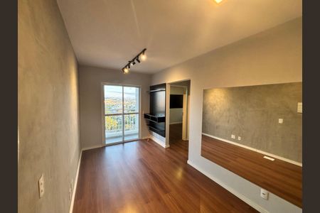 Sala de apartamento para alugar com 2 quartos, 60m² em Biritiba, Poá