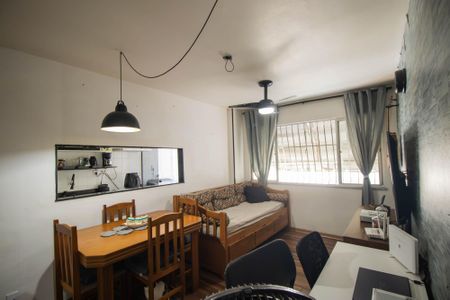 Sala de apartamento para alugar com 2 quartos, 82m² em Brasilândia, São Gonçalo