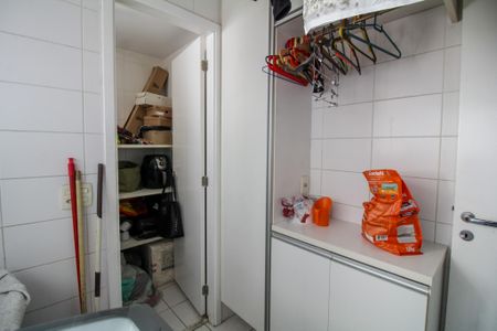 Apartamento à venda com 141m², 3 quartos e 2 vagasLavanderia 