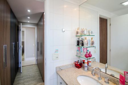 Apartamento à venda com 141m², 3 quartos e 2 vagasQuarto Suite 2 - Banheiro