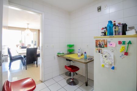 Apartamento à venda com 141m², 3 quartos e 2 vagasCozinha