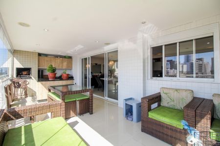 Apartamento à venda com 141m², 3 quartos e 2 vagasVaranda