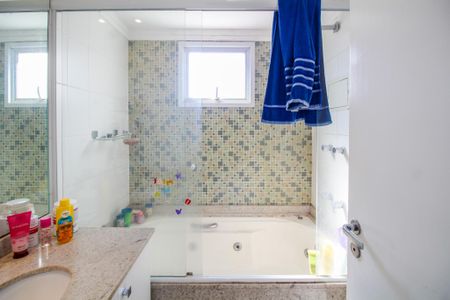 Apartamento à venda com 141m², 3 quartos e 2 vagasQuarto Suite 2 - Banheiro