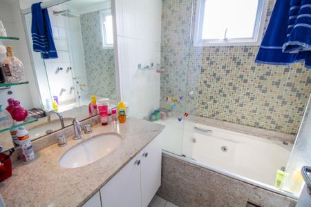 Apartamento à venda com 141m², 3 quartos e 2 vagasQuarto Suite 2 - Banheiro