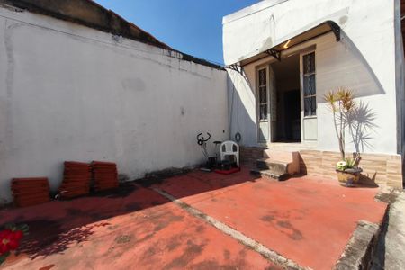 Casa à venda com 90m², 2 quartos e 4 vagasQuintal - Garagem