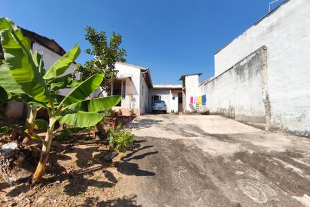 Casa à venda com 90m², 2 quartos e 4 vagasQuintal - Garagem