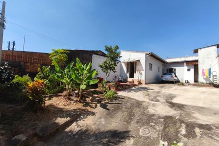 Casa à venda com 90m², 2 quartos e 4 vagasQuintal - Garagem