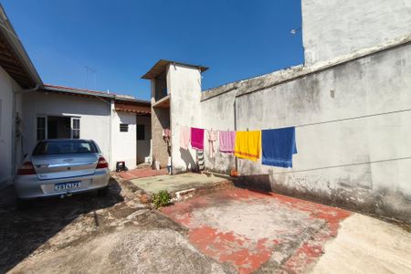 Casa à venda com 90m², 2 quartos e 4 vagasQuintal - Garagem