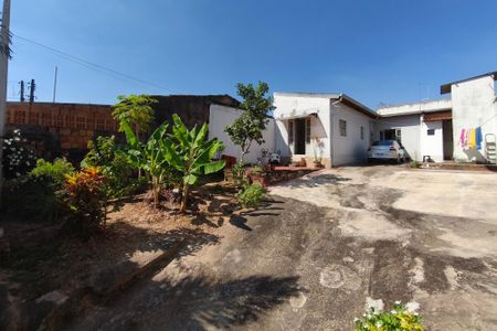 Casa à venda com 90m², 2 quartos e 4 vagasQuintal - Garagem