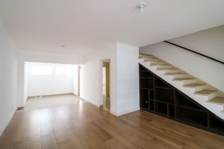 Sala de casa à venda com 3 quartos, 160m² em Brooklin, São Paulo