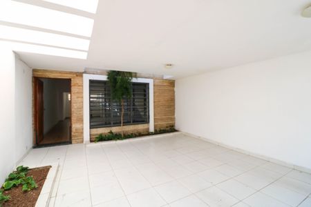 Garagem de casa à venda com 3 quartos, 160m² em Brooklin, São Paulo