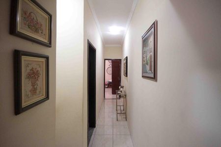 Casa à venda com 180m², 3 quartos e 2 vagasCorredor