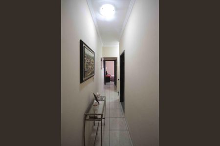 Casa à venda com 180m², 3 quartos e 2 vagasCorredor
