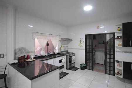 Casa à venda com 180m², 3 quartos e 2 vagasCozinha