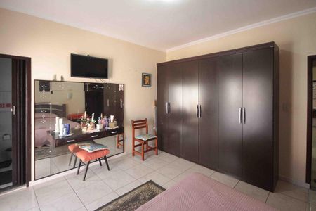 Casa à venda com 180m², 3 quartos e 2 vagasSuite
