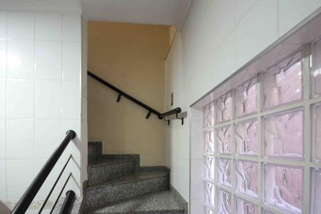 Casa à venda com 180m², 3 quartos e 2 vagasEscada