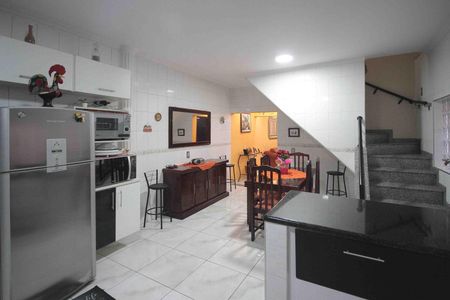 Casa à venda com 180m², 3 quartos e 2 vagasCozinha