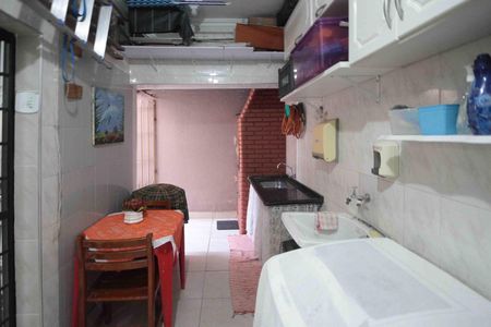 Casa à venda com 180m², 3 quartos e 2 vagasÁrea de Serviço