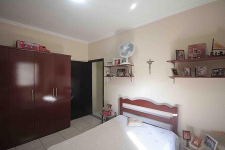 Casa à venda com 180m², 3 quartos e 2 vagasQuarto
